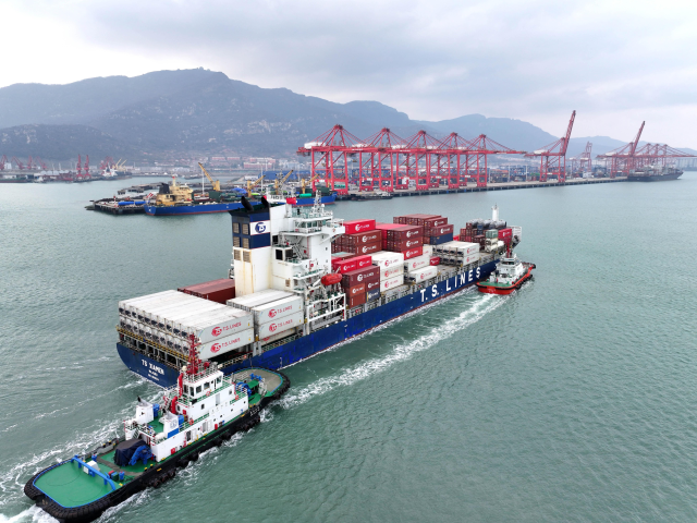 Port chinois. Photo by stringer / IC photo / Imaginechina via AFP