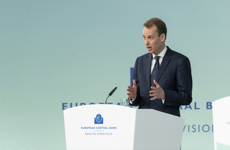 Frank Elderson. Crédit  Andrej Hanžekovič / ECB