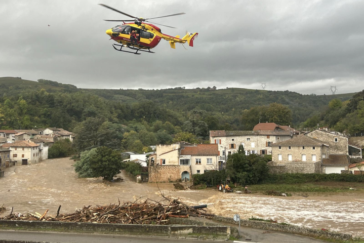 Inondations en France. Photo by Fabrice GHIOTTI / Securite Civile / AFP)