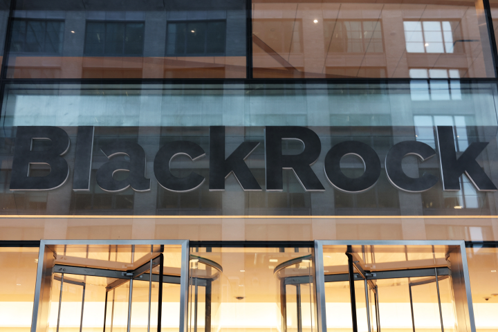 BlackRock et Microsoft veulent lever 30 milliards de dollars pour développer l'IA - Photo by Michael M. Santiago / GETTY IMAGES NORTH AMERICA / Getty Images via AFP