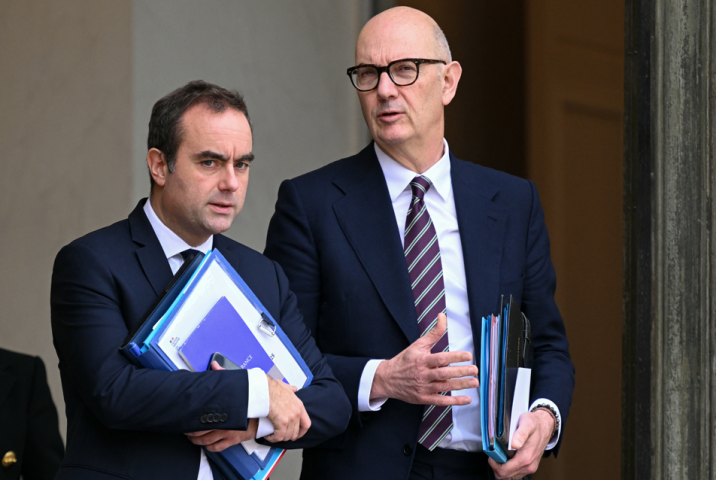 Sébastien Lecornu, Premier ministre et Roland Lescure, ministre de l'Economie et des Finances - Photo par BERTRAND GUAY / AFP