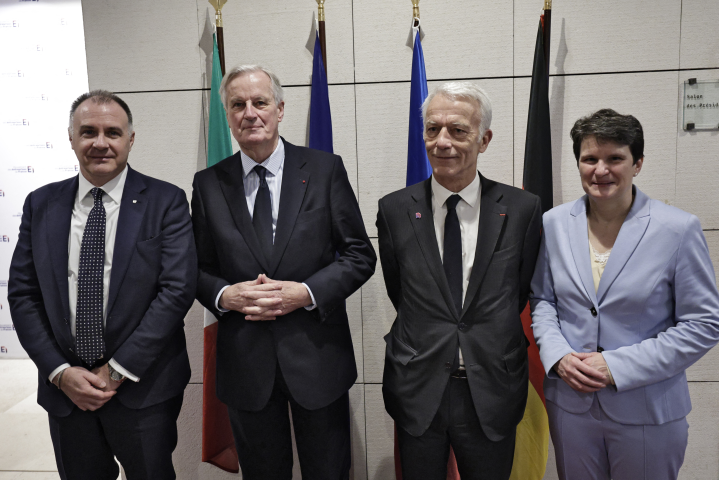 Emmanuel Orsini, président de Confindustria, Michel Barnier, Premier ministre, Patrick Martin, président du Medef et Tanja Gönner, directrice générale de la BDI (Photo by STEPHANE DE SAKUTIN / AFP)