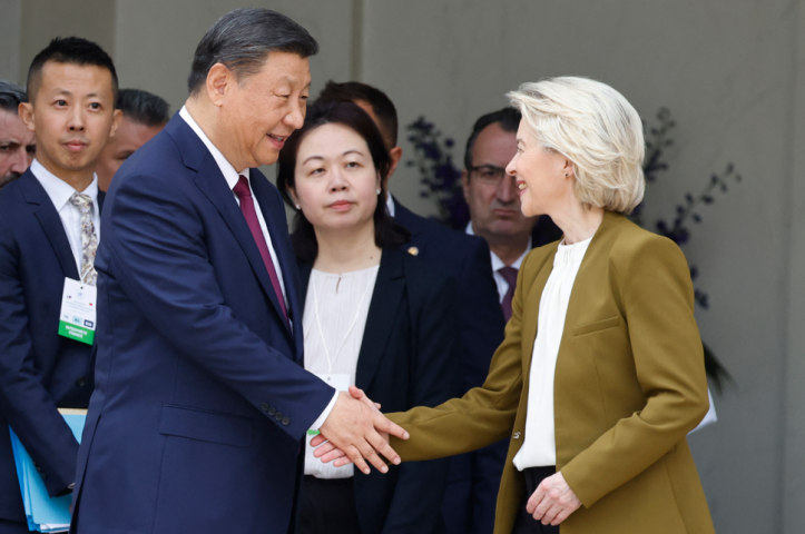 Xi Jinpin, président de la république populaire de Chine et Ursula von der Leyen, présidente de la Commission européenne - Photo par LUDOVIC MARIN / AFP