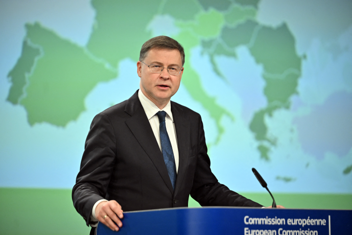 Valdis Dombrovskis (Photo by Dursun Aydemir / ANADOLU / Anadolu via AFP)