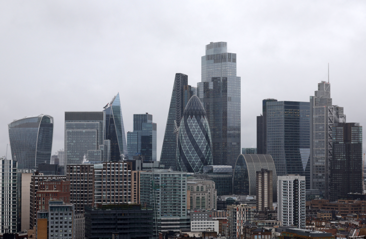Le Royaume-Uni demeure la principale porte d’entrée des capitaux américains dans le private equity européen. Vue de la City de Londres.(Photo by Adrian Dennis / AFP)