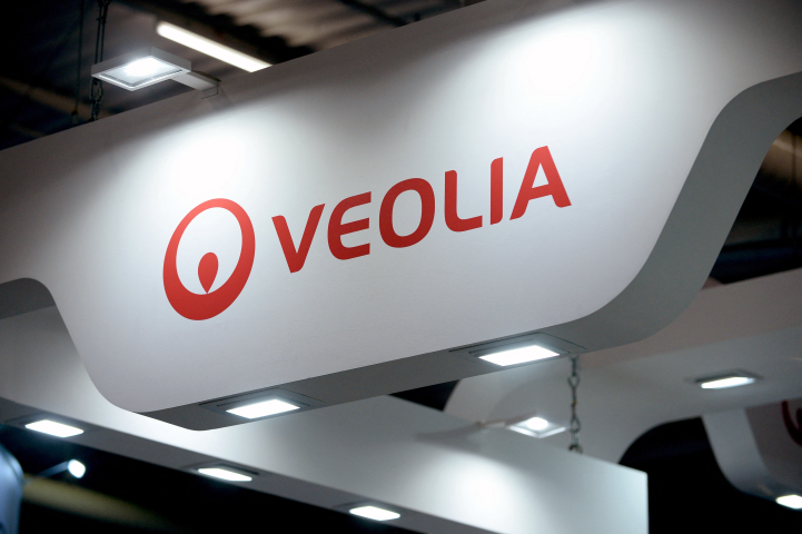 Veolia (Photo by ERIC PIERMONT / AFP)