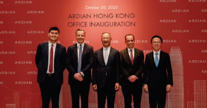 Ardian a inauguré son nouveau bureau à Hong Kong lors d'une cérémonie à laquelle ont assisté Jason Yao, Responsable Grande Chine chez Ardian (premier à gauche), Jan Philipp Schmitz, Directeur Général Délégué d'Ardian (deuxième à gauche), Eddie Yue, Directeur Général de la Hong Kong Monetary Authority (au centre), Vladimir Colas, Directeur Général Délégué d'Ardian (deuxième à droite), et Samson Wong, Directeur des investissements (marchés privés) de la Hong Kong Monetary Authority (premier à droite) (Ardian)