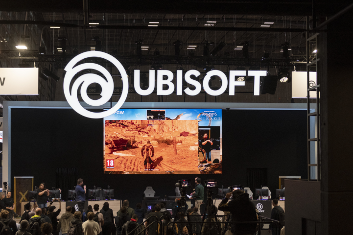Le logo de Ubisoft au Paris Games Week, le plus grand salon francais des jeux video a porte de Versailles, a Paris, le 30 octobre 2025. (Photo by Serge Tenani / Hans Lucas via AFP)