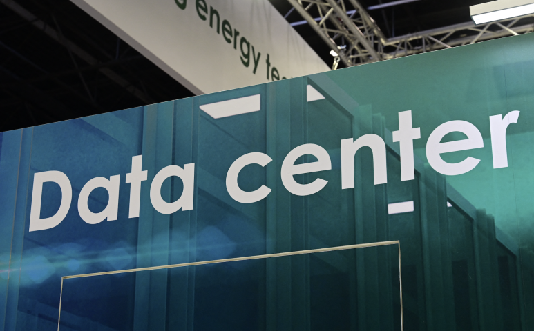 Data center. Photo par ROMAIN DOUCELIN / NURPHOTO / NURPHOTO VIA AFP