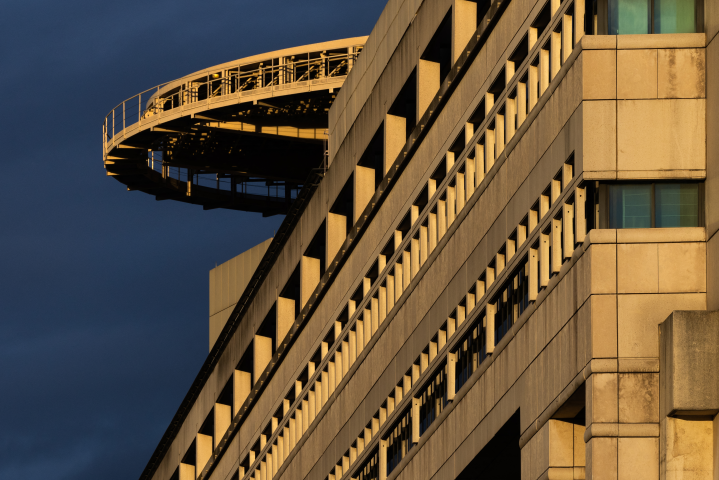 Cette photographie montre une vue du ministère français de l'Économie et des Finances (Bercy), à Paris, le 11 octobre 2026. (Photo : Joel Saget / AFP)