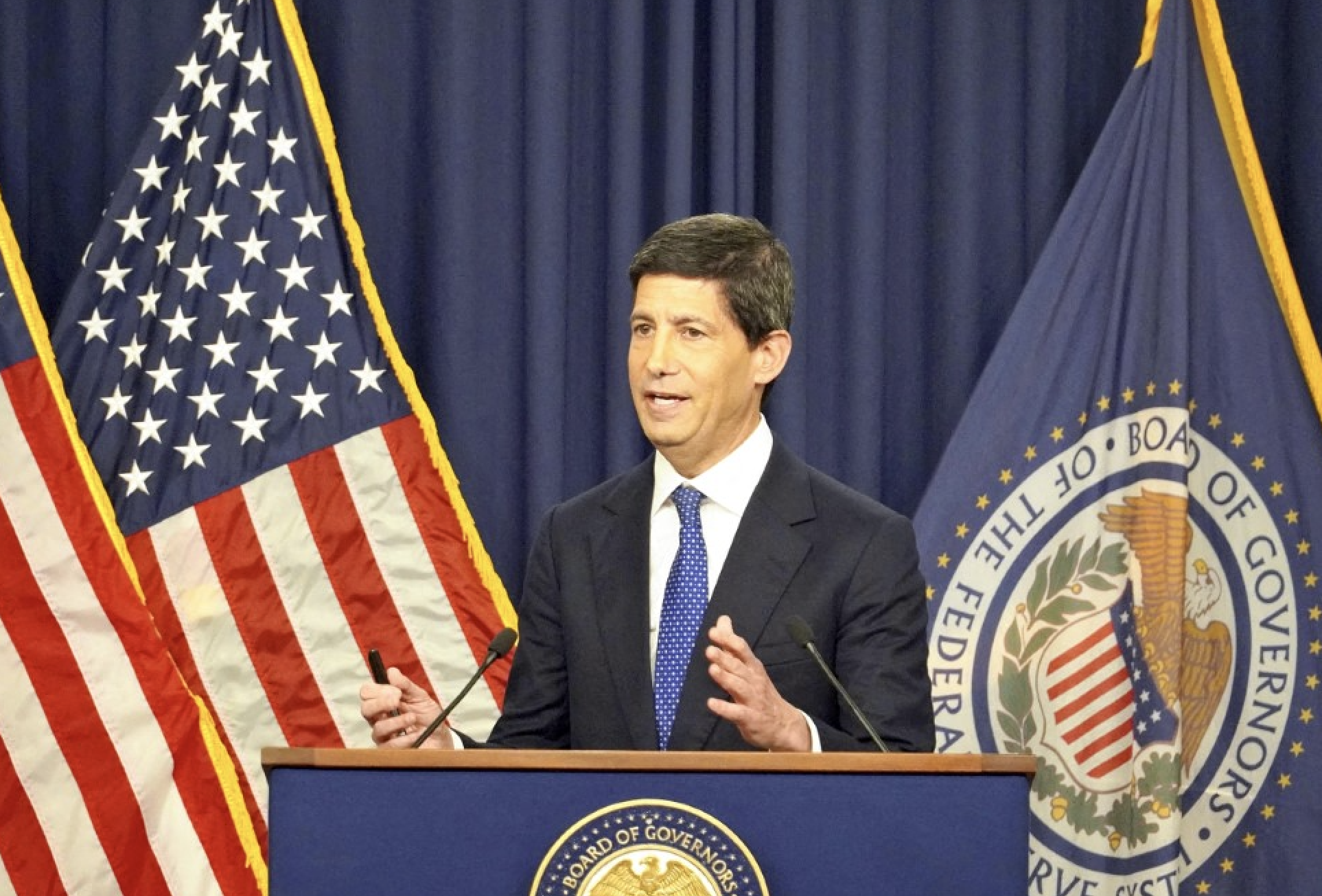 Kevin Warsh va de nouveau expliquer la décision du FOMC ce soir. Photo par YUKINOBU SAKAMOTO / YOMIURI / THE YOMIURI SHIMBUN VIA AFP