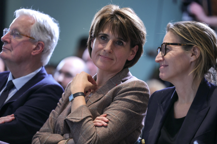 Sophie Boissard (au centre), la directrice générale de Clariane - Photo by Thomas SAMSON / AFP