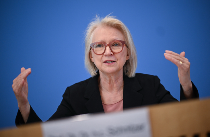 Monika Schnitzer, président du Conseil des sages allemands - Photo par BRITTA PEDERSEN / DPA / DPA PICTURE-ALLIANCE VIA AFP