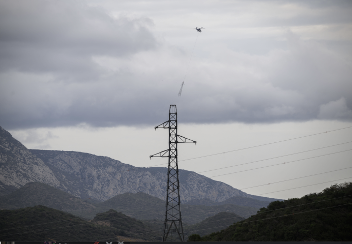 Installation de RTE. Photo by Ed JONES / AFP