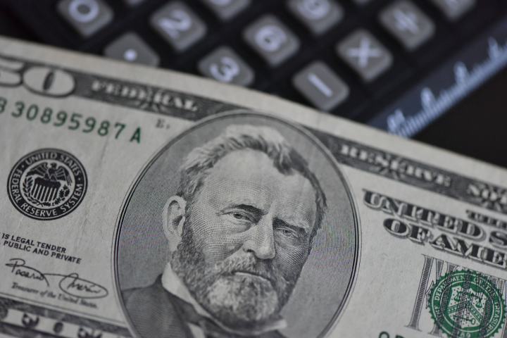 Dollar. Photo par CFOTO / NURPHOTO / NURPHOTO VIA AFP