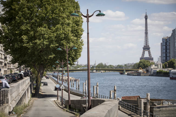 Paris - voies sur berge - quais de Seine - France