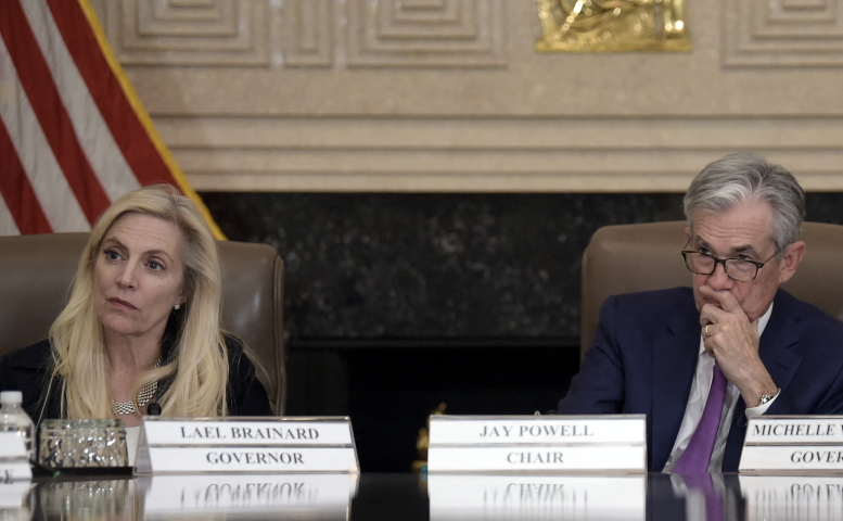 Lael Brainard et Jerome Powell - Eric BARADAT / AFP