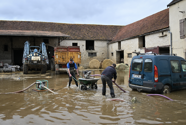 Les inondations auront un coût important pour l'économie française. ARNAUD FINISTRE / AFP