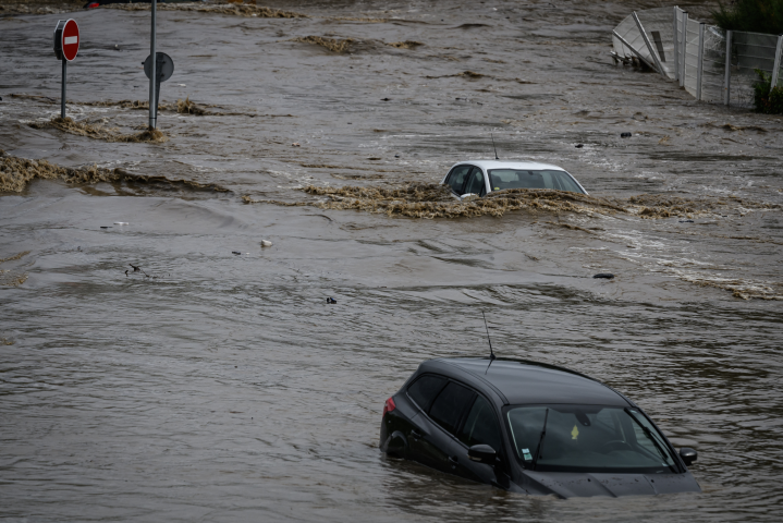 Les inondations ont un coût économique conséquent ces dernières années.  Photo by JEAN-PHILIPPE KSIAZEK / AFP