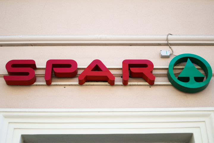 SPAR occupe une place centrale dans la stratégie de proximité de Casino (Photo by Jakub Porzycki / NurPhoto / NurPhoto via AFP)
