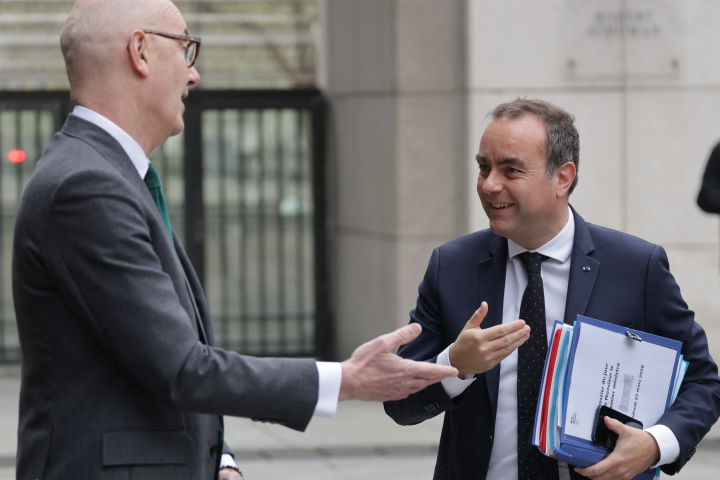 Roland Lescure, ministre de l'Economie et des Finances, et Sébastien Lecornu, Premier ministre - Photo par LUDOVIC MARIN / AFP