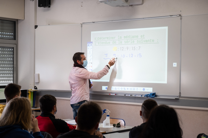 Les élèves retournent au collège de Rieumes (Haute-Garonne) en présentiel après le troisième confinement - ADRIEN NOWAK - Hans Lucas / Hans Lucas via AFP
