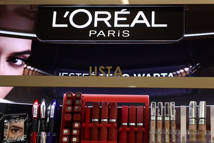 L'Oréal (Photo by Jakub Porzycki / NurPhoto / NurPhoto via AFP)