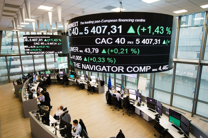 Salle de surveillance des marchés d'Euronext Paris (©Marc BERTRAND/CHALLENGES-REA)