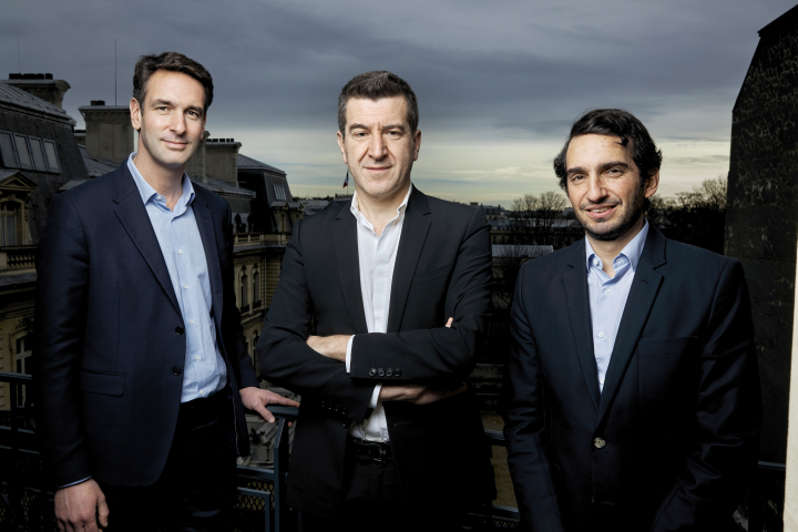 Nicolas Constant, Matthieu Pigasse et Pierre Pasqual, sont rejoints par Yann Krychowski au bureau parisien de Centerview Partners - Bruno LEVY/CHALLENGES-REA