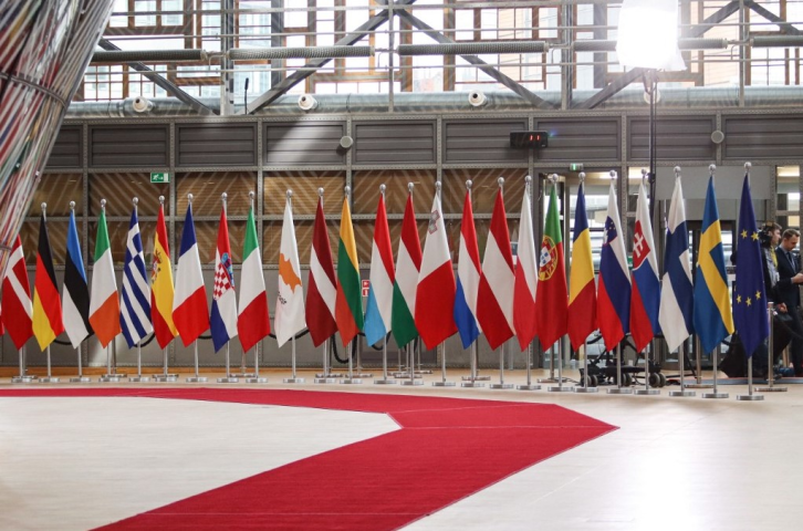 Drapeaux européens - crédits : Nicolas Economou / NurPhoto / NurPhoto via AFP